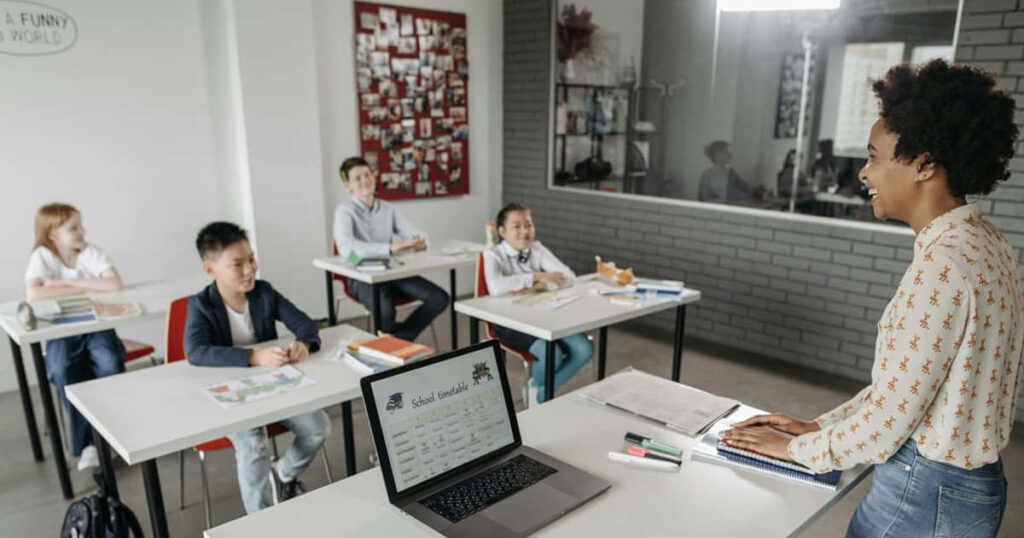 Digitaler Zugang und Kompetenzen an modernen Schulen